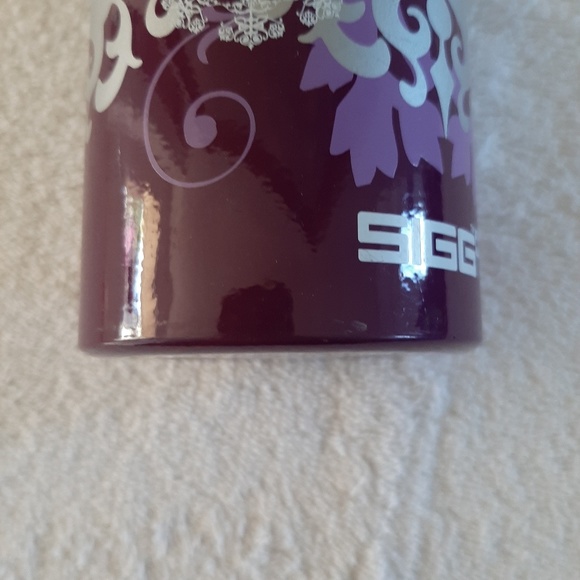 Purple SIGG Water Bottle .6L Eclectic Pattern - Picture 5 of 8